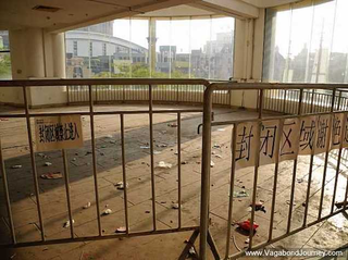 Illustration for article titled These Abandoned Malls Would Be Awesome Post-Apocalyptic Film Locations